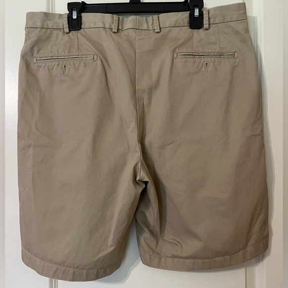 PETER MILLAR KHAKI SHORTS SZ 38 - Picture 2 of 9
